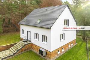 IMMOBERLIN.DE - Ersteinzug! Sehr attraktives Haus mit Südterrasse, Garage & Sonnengarten – Die vollständige Adresse der Immobilie erhältst du vom Anbieter., 16775 Stechlin – Vorschaubild 2