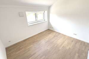 ERSTBEZUG! Ruhige und sonnige 3-Zimmer-Dachgeschoss-Wohnung mit Balkon erwartet Sie! – Lavendelweg 8, 85551 Kirchheim bei München – Vorschaubild 13