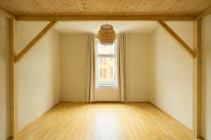 Stilvoller Altbau – 4 Zimmer, große Küche, 2 Bäder, Balkon & Terrasse in Friedrichshain