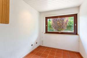 Premiumlage mit Burgblick und traumhaften Garten am Bach – Die vollständige Adresse der Immobilie erhältst du vom Anbieter., 50374 Erftstadt – Vorschaubild 9