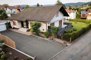 Familientraum & Investment: Großzügiges Haus mit ELW, Bebauungspotential & Gewölbekeller