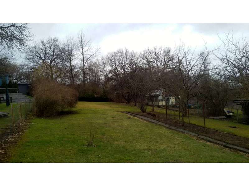 Doppelhaushälfte mit Potenzial und großen Grundstück