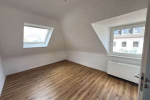 Kompaktes und helles Apartment in urbaner Lage – 40213 Altstadt, Düsseldorf – Vorschaubild 2