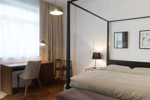 Elegant and Spacious 4-Room Family Apartment with Two Balconies and Two Bathrooms – 10435 Mitte (Ortsteil), Berlin – Vorschaubild 9