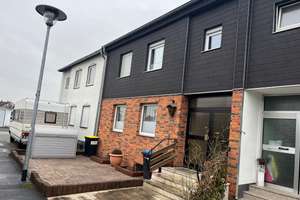 Pulheim-Mitte: Geräumiges Haus mit mehreren Nutzungsoptionen – Die vollständige Adresse der Immobilie erhältst du vom Anbieter., 50259 Pulheim – Vorschaubild 1