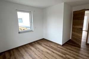 „Exklusives Wohnen mit 46 m² Dachterrasse – neuwertige 3-Zimmer-Wohnung in Münster“ – Pointweg 13, 86692 Münster – Vorschaubild 8