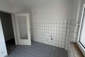 Attraktive 2-Zimmer-Wohnung mit Balkon in ruhiger Wohnlage von Braunschweig – Carl-Zeiss-Str. 12, 38104 Wabe-Schunter-Beberbach, Braunschweig – Vorschaubild 3
