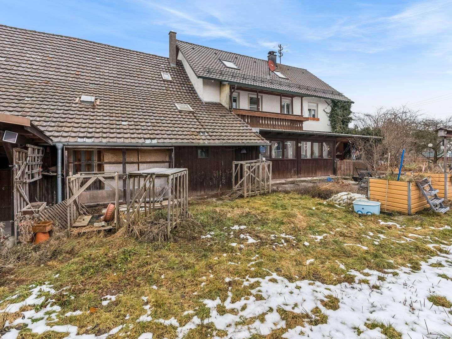 Sanierungsbedürftiges Bauernhaus mit Scheune in Deisenhausen, Günzburg Kreis – Bild 2