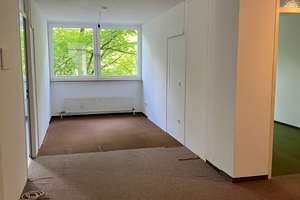 Privatverkauf: Seltene Gartenwohnung im Münchner Olympiadorf mit viel Platz und Gestaltungsspielraum – Connollystraße 24, 80809 Am Riesenfeld, München – Vorschaubild 13