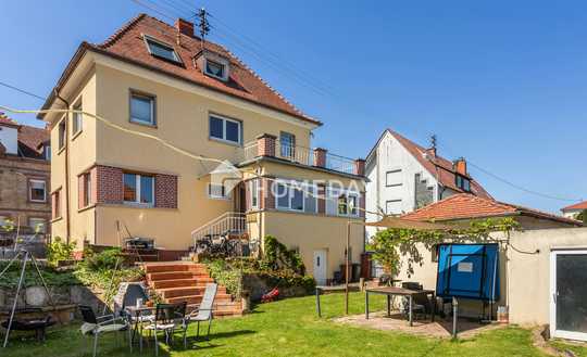 Familienhaus mit Ausblick, Garten und Dachterrasse in begehrter Lage von Neustadt Hambach