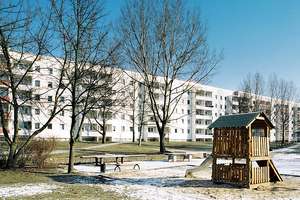 4-Zimmer-Wohnung *unrenoviert*