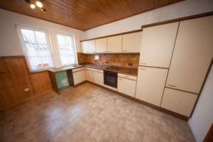 Einfamilienhaus in bester Lage, nur wenige Schritte vom Stadtzentrum entfernt! Sofort bezugsfrei! – Die vollständige Adresse der Immobilie erhältst du vom Anbieter., 96476 Bad Rodach – Vorschaubild 4