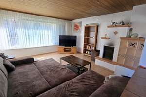 Familie gesucht - Doppelhaushälfte mit Balkon und Einzelgarage in zentraler Lage freut sich auf Sie! – Die vollständige Adresse der Immobilie erhältst du vom Anbieter., 71272 Renningen – Vorschaubild 2