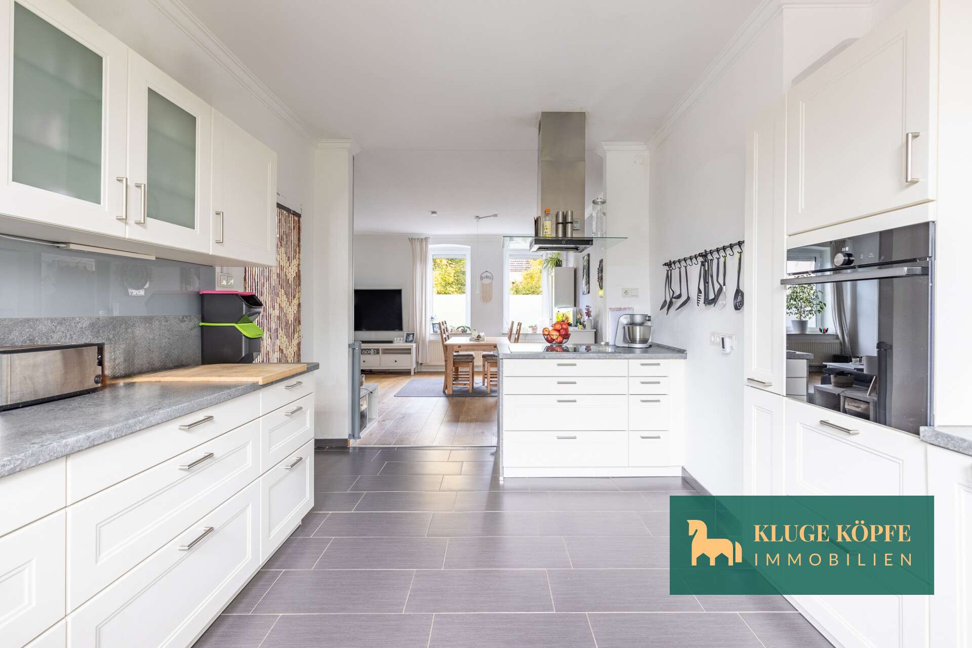 Immobilie in Twistringen - Familienfreundliches Traumhaus in bester Lage von Twistringen – energetisch saniert & provisionsfrei - Bild 1