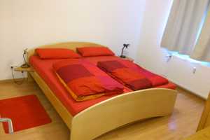 Exklusive 2-Zimmer-Wohnung mit gehobener Innenausstattung mit EBK in Augsburg (teilmöbliert) – Augsburg – Vorschaubild 3