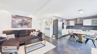 GRENZE LUXEMBURG: TOLLE WOHNUNG / 2 SCHLAFZ. / CARPORT STELLPLATZ