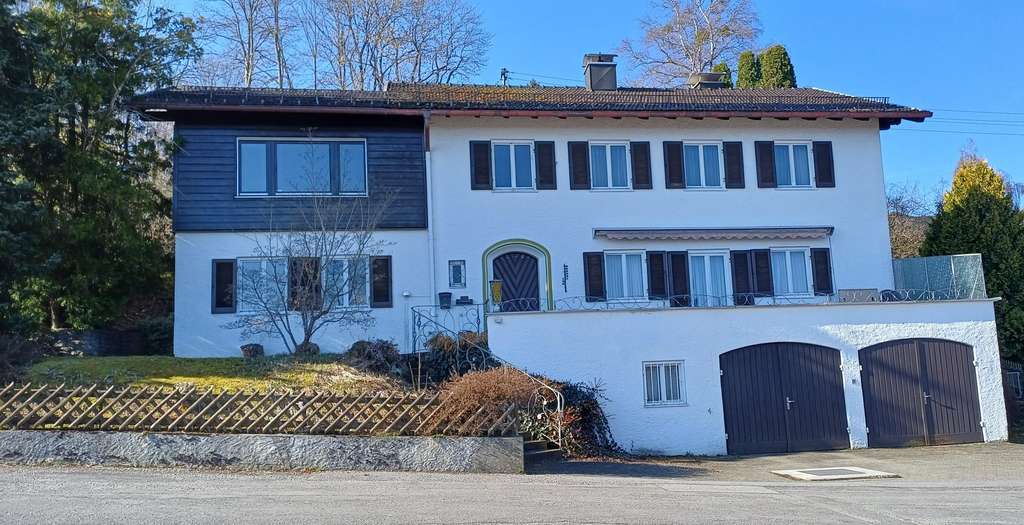 Immobilie in Bad Kohlgrub - Großes Einfamilienhaus in traumhafter Lage - Bild 0