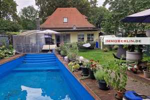 IMMOBERLIN.DE - Klassisches Torhaus mit Sonnengarten + Pool am Kartzower Schloss – Potsdam – Vorschaubild 3