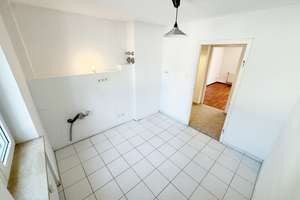 Helle 2,5 Zi. Hochparterrewohnung mit eigenem ca. 130m² großen Südgarten & ca. 25m² großem Lagerraum – Rueßstrasse 54, 80997 Allach, München – Vorschaubild 11
