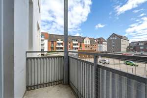 Erstbezug nach Renovierung – Altbau mit Balkon & Stellplatz in bester Lage nahe Schrevenpark – Die vollständige Adresse der Immobilie erhältst du vom Anbieter., 24103 Exerzierplatz, Kiel – Vorschaubild 8