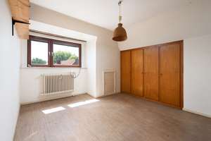 Charaktervolles Mehrparteienhaus mit Modernisierungspotenzial in zentraler Stadtlage von Delmenhorst – Die vollständige Adresse der Immobilie erhältst du vom Anbieter., 27749 Südliche Stadtmitte, Delmenhorst – Vorschaubild 10
