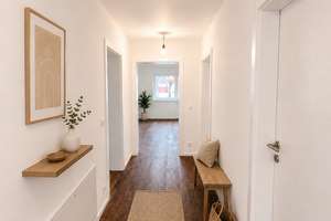 Exklusive, kernsanierte Dachgeschosswohnung mit Dachspitz und Loggia in Augsburg-Pfersee – Alfonsstraße 30, 86157 Pfersee-Süd, Augsburg – Vorschaubild 4