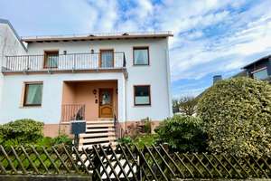Großzügiges und sehr gepflegtes  Ein-/Zweifamilienhaus mit hübschem Garten, Balkon und Garage in Be – Limesweg 6, 56132 Becheln – Vorschaubild 2