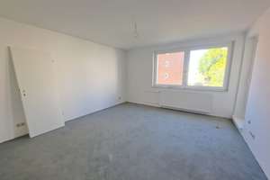 Erstbezug! Renovierte 3-Zimmer-Wohnung mit Dusche und Balkon in Bremerhaven-Lehe – Fritz-Reuter-Straße 37, 27568 Lehe, Bremerhaven – Vorschaubild 2