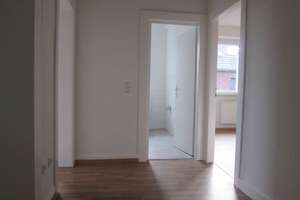*große 2-Zimmer-Wohnung mit Wohnküche sucht neuen Mieter* – Michaelstr. 27, 47055 Wanheimerort, Duisburg – Vorschaubild 3