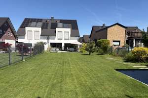 Große, familienfreundliche Doppelhaushälfte mit großem Garten in Düsseldorf-Gerresheim