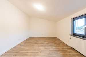 Lichtdurchflutetes, modernes WG- Zimmer zu vermieten – Koblenz – Vorschaubild 2