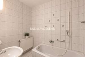 Über 700 m² Freiheit – Doppelhaus mit großem Garten, Scheune und viel Potenzial – Die vollständige Adresse der Immobilie erhältst du vom Anbieter., 76698 Ubstadt-Weiher – Vorschaubild 8