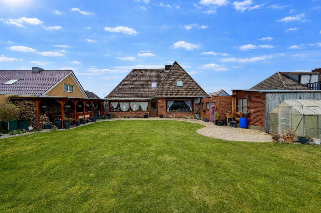 Immobilie in Brunsbüttel - Charmantes Einfamilienhaus in ruhiger Wohnlage von Brunsbüttel! - Bild 1