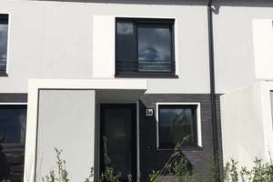 Erstbezug Reihenhaus 5 ZKB, Gäste WC, Stellplatz