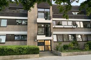Ruhige Traumwohnung mit Südterrasse und Blick ins Grüne entlang der gesamten Wohnung, ohne Vis à Vis – 93049 Westenviertel, Regensburg – Vorschaubild 5