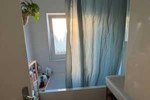 Sanierte Dachgeschosswohnung mit drei Zimmern sowie Balkon und EBK in Stuttgart Luginsland – Stuttgart – Vorschaubild 11