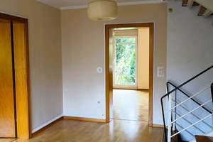 Familienfreundliches Reihenmittelhaus mit Garten und Garage in gepflegtem Umfeld – Die vollständige Adresse der Immobilie erhältst du vom Anbieter., 31275 Lehrte – Vorschaubild 4