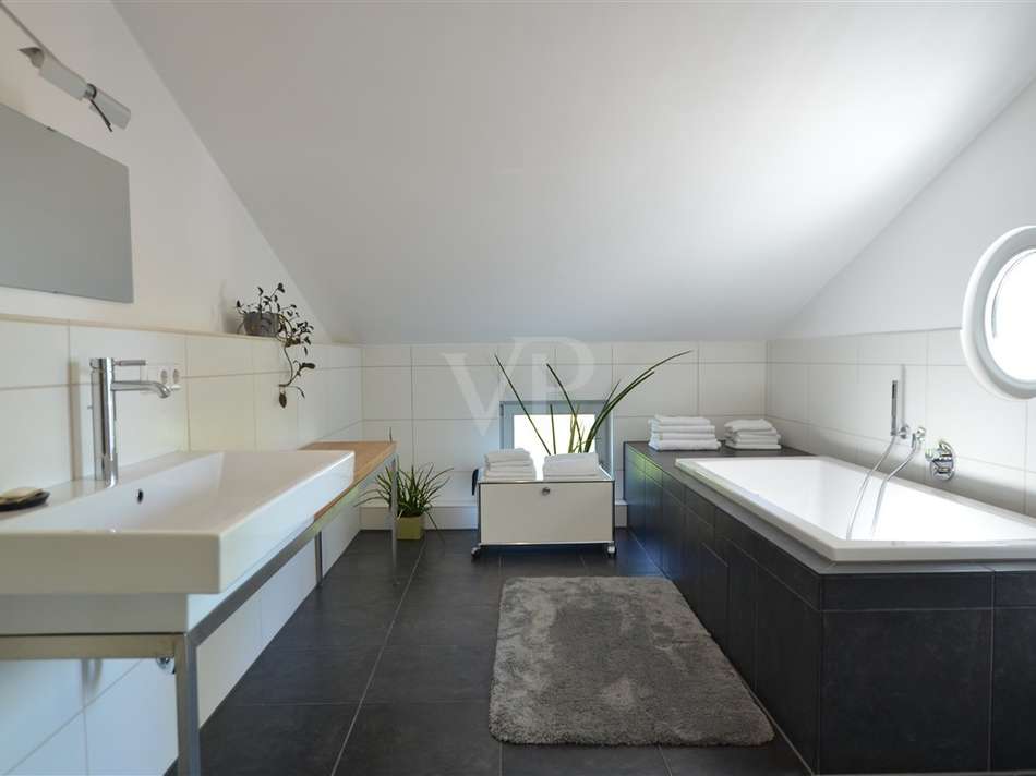 Badezimmer im Dachgeschoss