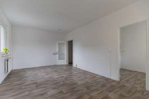 Hell und modern! 1-Raum-Wohnung mit großem Balkon und Dusche zu vermieten! – Berliner Straße 54, 39218 Schönebeck (Elbe) – Vorschaubild 3