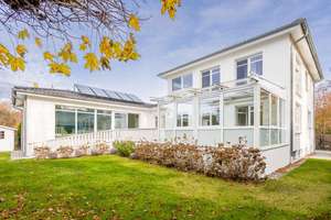 Bezugsfertiges Einfamilienhaus für große Familien in bester Lage von Schlachtensee