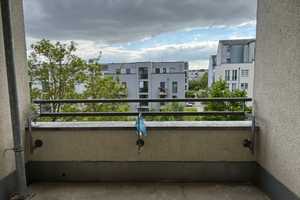 Helle Familienwohnung mit Balkon und Aufzug! – La-Rochelle-Straße 85, 13127 Berlin – Vorschaubild 2