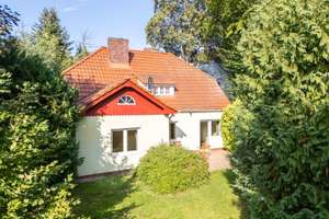 Vielseitiges Einfamilienhaus mit Potenzial auf großem Grundstück in ruhiger Lage