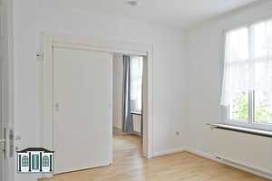 Schöne und helle 3 ZKDB Wohnung in gepflegtem Altbau mit viel Charme in Wuppertal-Cronenberg – Wuppertal – Vorschaubild 4