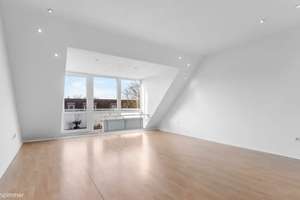 Dachgeschosswohnung mit EBK und Garage in Vegesack – Lindenstraße 67, 28755 Fähr-Lobbendorf, Bremen – Vorschaubild 2