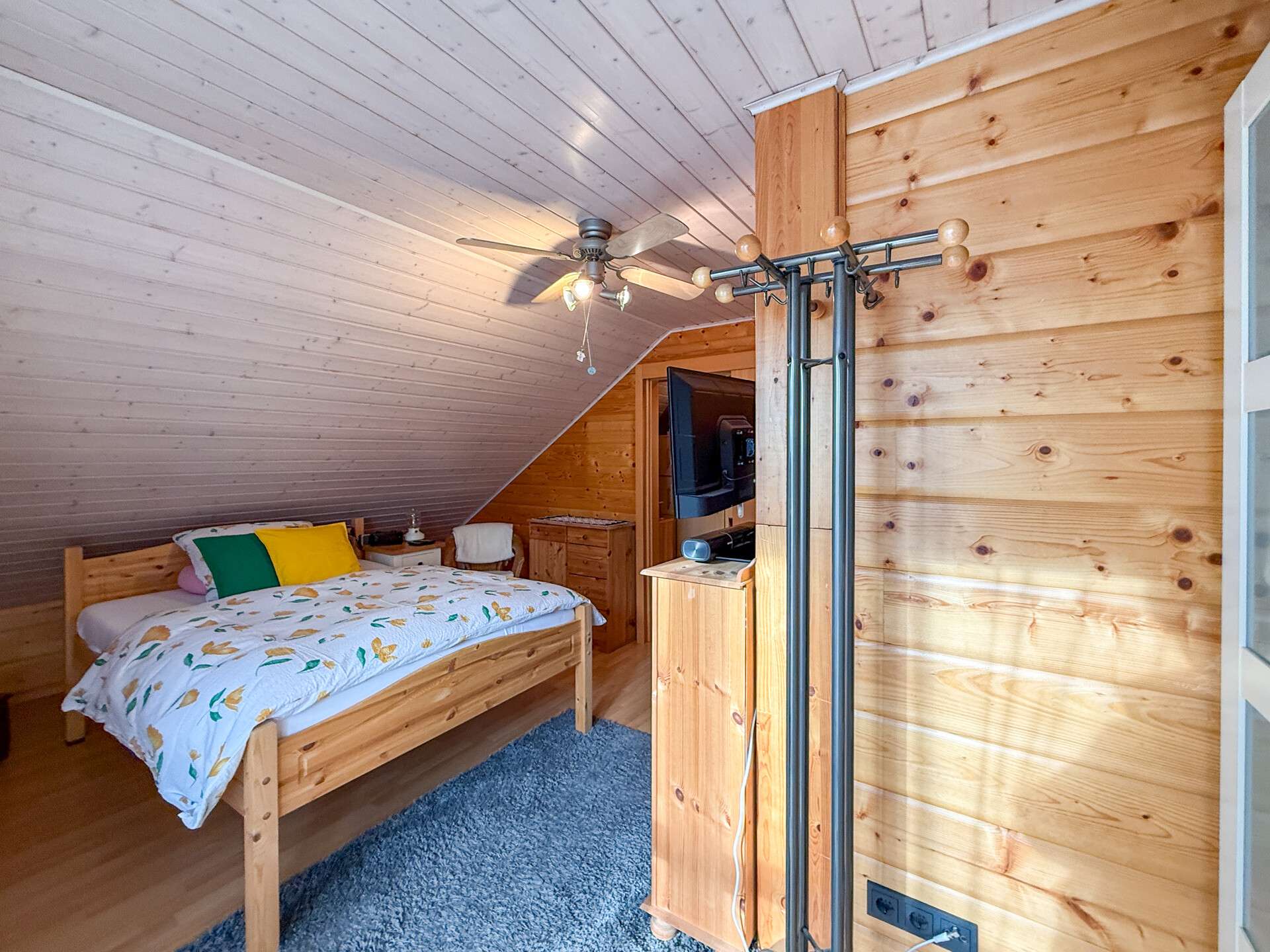 Immobilie in Erzhausen - EIN ZUHAUSE MIT SEELE - Freistehendes Einfamilienhaus in warmem Holzambiente in Erzhausen - Bild 2