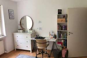 WG-Zimmer in 3er WG, mit Balkon und Garten an der Neuen Weinsteige – Die vollständige Adresse der Immobilie erhältst du vom Anbieter., 70180 Bopser, Stuttgart – Vorschaubild 2