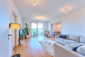 Schöne 4-Zimmer-Wohnung mit großem Balkon und Dachterrasse! – Die vollständige Adresse der Immobilie erhältst du vom Anbieter., 81825 Waldtrudering, München – Vorschaubild 3