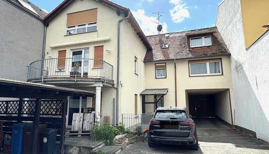 Bild von Zweifamilienhaus mit Einliegerwohnung in zentraler Lage von Hattersheim