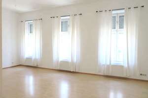 Sehr schöne  Altbauwohnung mit 2 Zi.  im EG  in direkter Nähe zum Bunten Garten