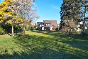 EFH mit Einliegerwohnung plus Baugrundstück (ca 500m2), insg 1187m2, Wintergarten, Kamin